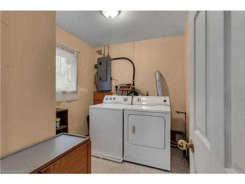 1538 Highway 15, Elgin, ON - Indoor Photo Showing Laundry Room