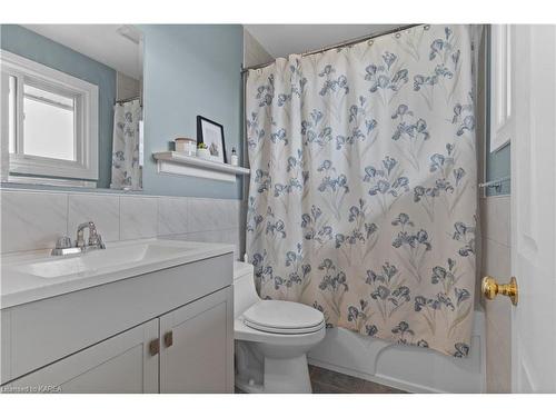 412 Card Road, Yarker, ON - Indoor Photo Showing Bathroom