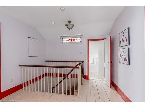26 Centre Street, Kingston, ON - Indoor Photo Showing Other Room