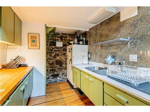 26 Centre Street, Kingston, ON - Indoor Photo Showing Kitchen With Double Sink