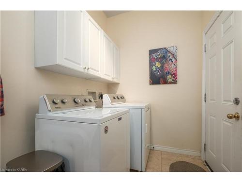484 Country Club Drive, Bath, ON - Indoor Photo Showing Laundry Room