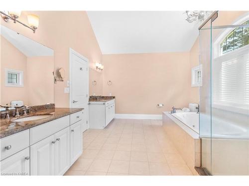 65 Kanata Lane, Tweed, ON - Indoor Photo Showing Bathroom