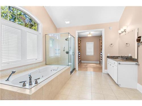 65 Kanata Lane, Tweed, ON - Indoor Photo Showing Bathroom