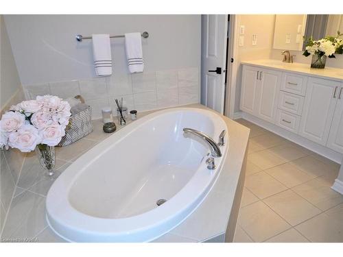 1107 Woodhaven Drive, Kingston, ON - Indoor Photo Showing Bathroom
