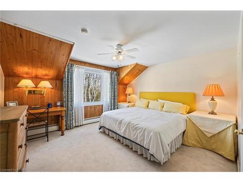 1018-1032 Jewel Road, Cloyne, ON - Indoor Photo Showing Bedroom