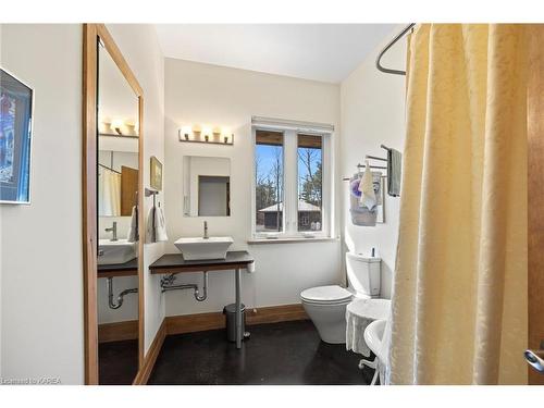 2797 Macgillivray Lane, Perth Road Village, ON - Indoor Photo Showing Bathroom