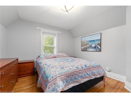 113 Henry Street, Quinte West, ON - Indoor Photo Showing Bedroom