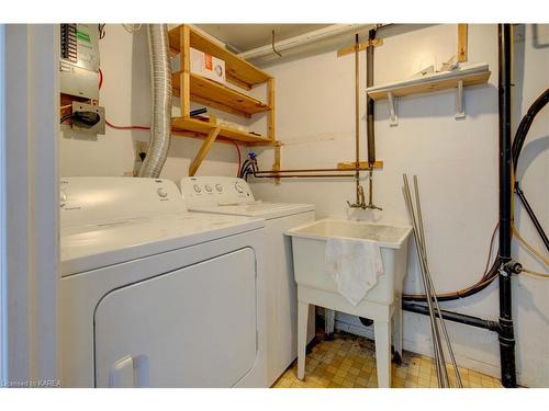 1033 Craig Lane, Kingston, ON - Indoor Photo Showing Laundry Room