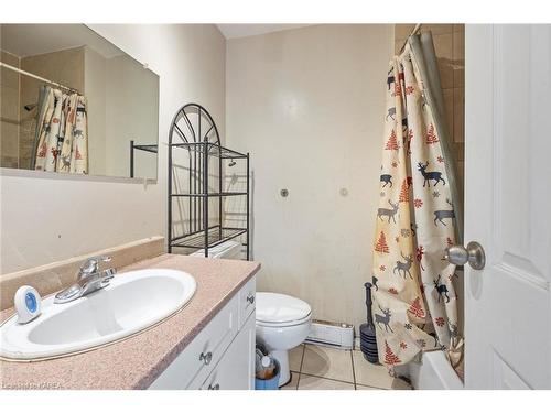 44-44 Meadow Lane, Napanee, ON - Indoor Photo Showing Bathroom