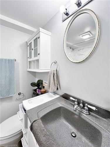 910 Cresthill Street, Kingston, ON - Indoor Photo Showing Laundry Room