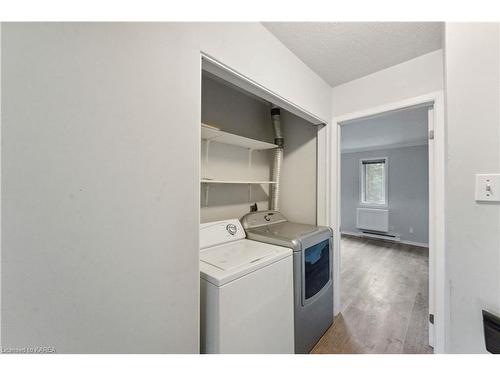 4-1 Timberview Way, Nepean, ON - Indoor Photo Showing Laundry Room