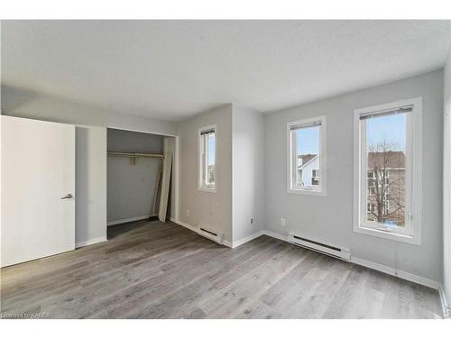 4-1 Timberview Way, Nepean, ON - Indoor Photo Showing Other Room