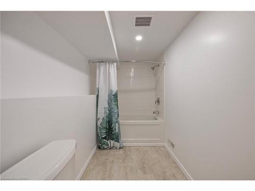 442 College Street, Kingston, ON - Indoor Photo Showing Bathroom