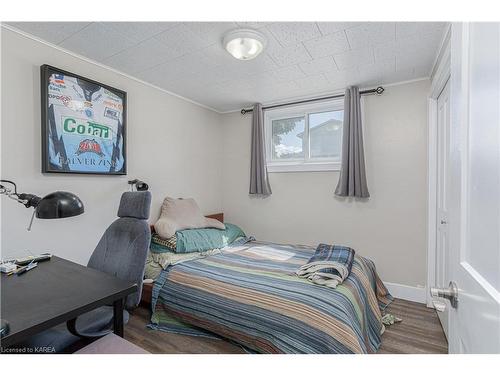 78 Carruthers Avenue, Kingston, ON - Indoor Photo Showing Bedroom