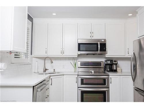 78 Carruthers Avenue, Kingston, ON - Indoor Photo Showing Kitchen