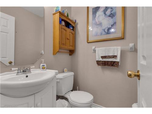 12 Kanvers Way, Napanee, ON - Indoor Photo Showing Bathroom