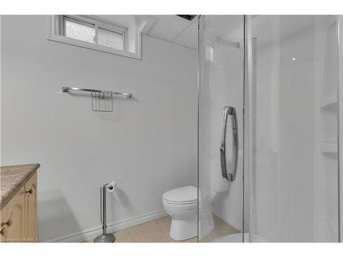 12 Kanvers Way, Napanee, ON - Indoor Photo Showing Bathroom