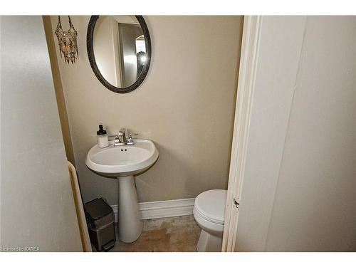 24 Perth Street, Lyn, ON - Indoor Photo Showing Bathroom