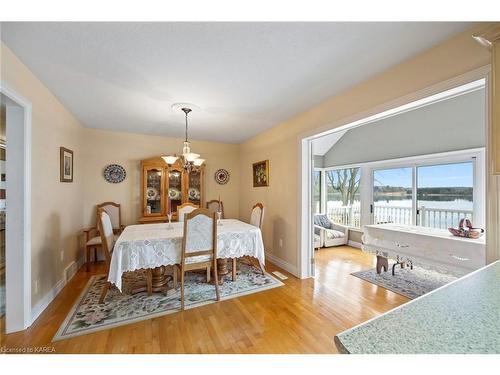 1 Leavis Shores, Gananoque, ON - Indoor Photo Showing Dining Room