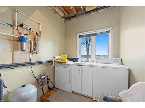 1 Leavis Shores, Gananoque, ON - Indoor Photo Showing Laundry Room