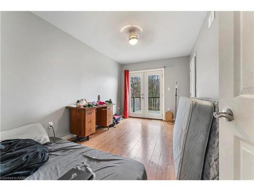 29 Seventh Avenue, Kingston, ON - Indoor Photo Showing Bedroom