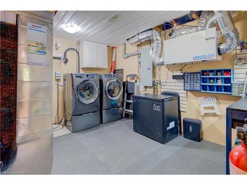 338 Moulton Farm Lane, Westport, ON - Indoor Photo Showing Laundry Room