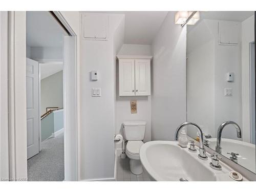 605-2 Bay Street, Kingston, ON - Indoor Photo Showing Bathroom