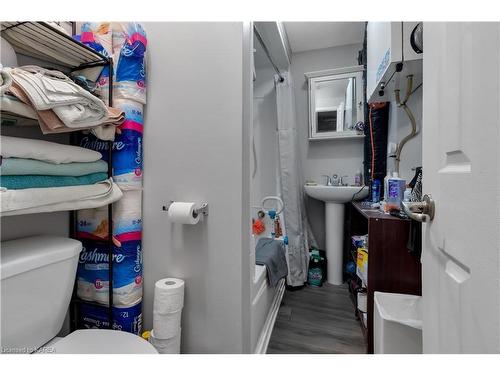 904 Princess Street, Kingston, ON - Indoor Photo Showing Bathroom