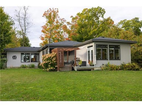 51 Applewood Cove Drive, Bath, ON - Outdoor