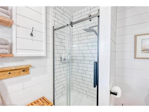 1208 Warrington Road, Sharbot Lake, ON - Indoor Photo Showing Bathroom