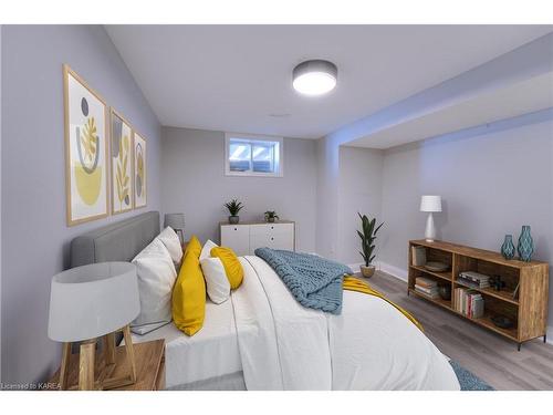 258 Kingscourt Avenue, Kingston, ON - Indoor Photo Showing Bedroom