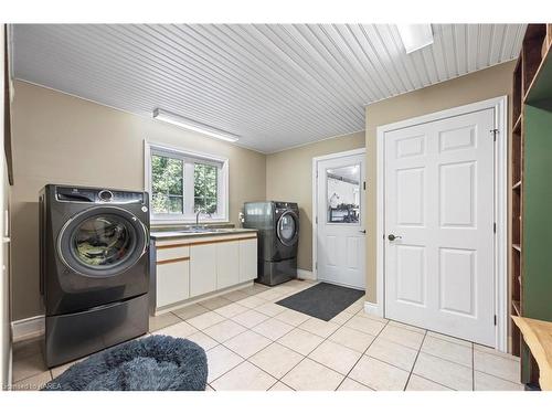 440 Old River Road, Mallorytown, ON - Indoor Photo Showing Laundry Room