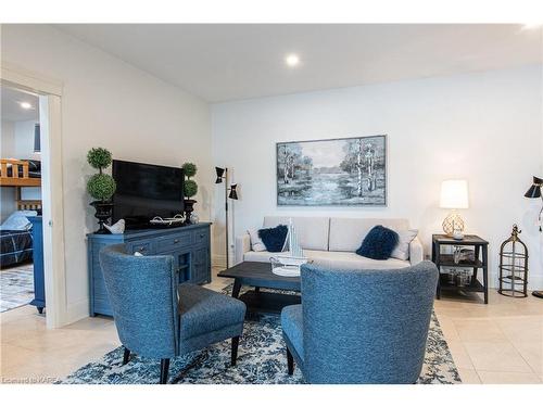 494 Spithead Road, Gananoque, ON - Indoor Photo Showing Living Room