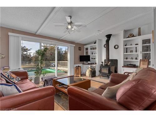 1194 Christian Road, Bloomfield, ON - Indoor Photo Showing Living Room