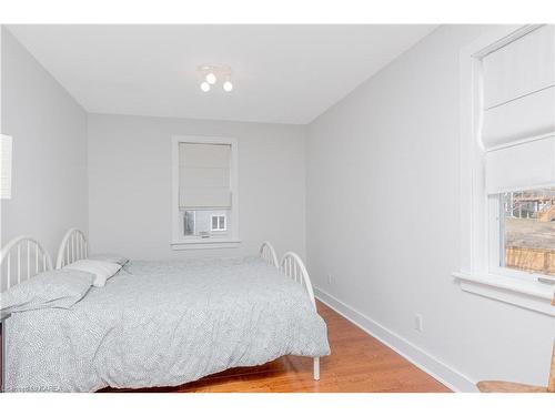 1311 Turnbull Way, Kingston, ON - Indoor Photo Showing Bedroom