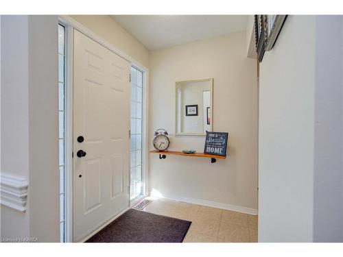 22 Abbey Dawn Drive, Bath, ON - Indoor Photo Showing Other Room
