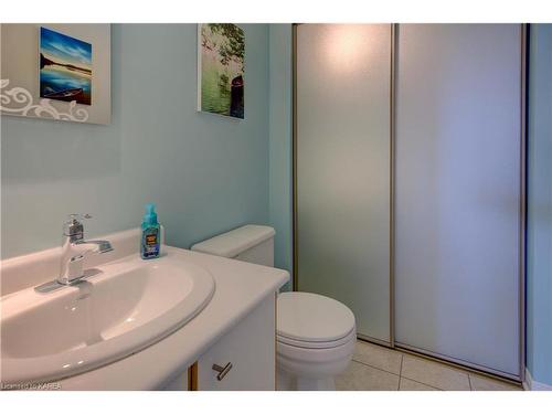 22 Abbey Dawn Drive, Bath, ON - Indoor Photo Showing Bathroom