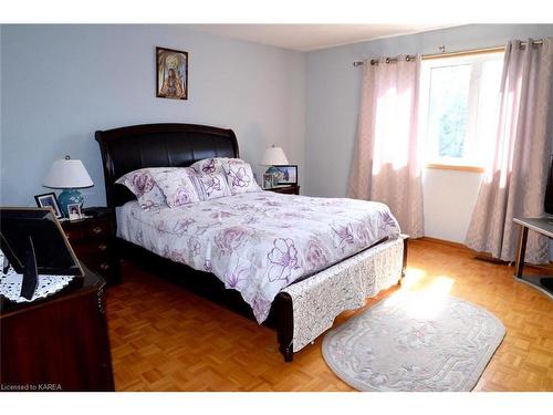 632 Rivermeade Avenue, Kingston, ON - Indoor Photo Showing Bedroom