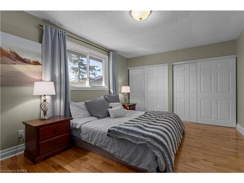 909 Atwood Place, Kingston, ON - Indoor Photo Showing Bedroom
