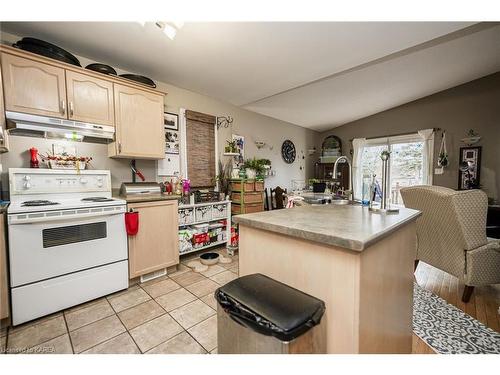 1368 Thornwood Crescent, Kingston, ON - Indoor Photo Showing Kitchen