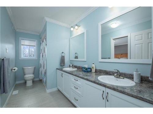 372 Dean Smith Road, Perth Road Village, ON - Indoor Photo Showing Bathroom