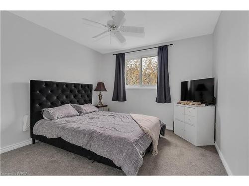 309-1010 Pembridge Crescent, Kingston, ON - Indoor Photo Showing Bedroom