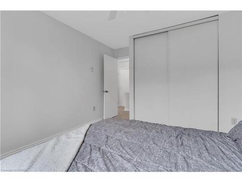 309-1010 Pembridge Crescent, Kingston, ON - Indoor Photo Showing Bedroom