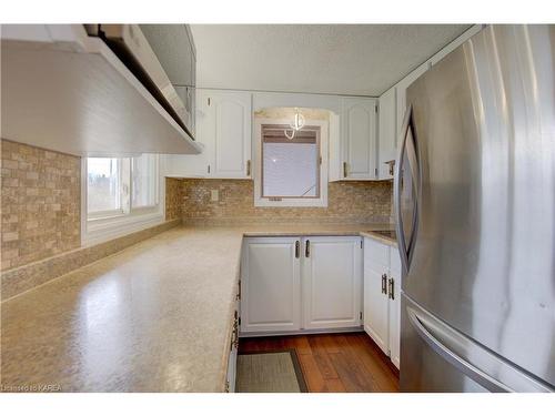 3958 Petworth Rd Road, Harrowsmith, ON - Indoor Photo Showing Kitchen