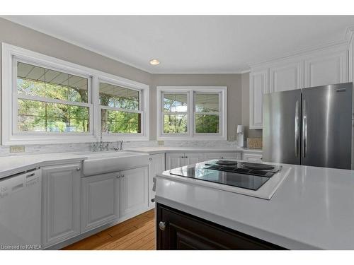 873 North Shore Road, Howe Island, ON - Indoor Photo Showing Kitchen