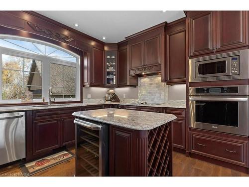1749 Ormsbee Road, Battersea, ON - Indoor Photo Showing Kitchen With Upgraded Kitchen