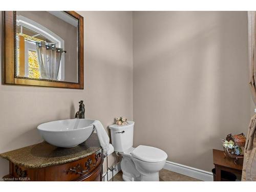 1749 Ormsbee Road, Battersea, ON - Indoor Photo Showing Bathroom