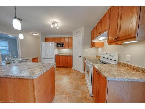 118 Islandview Drive, Amherstview, ON - Indoor Photo Showing Kitchen With Double Sink