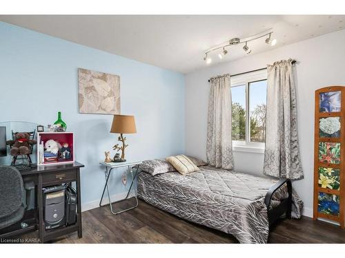 4225 County Road 9, Napanee, ON - Indoor Photo Showing Bedroom
