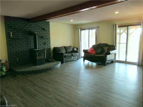 919 Riverside Road, Lyndhurst, ON - Indoor Photo Showing Living Room With Fireplace